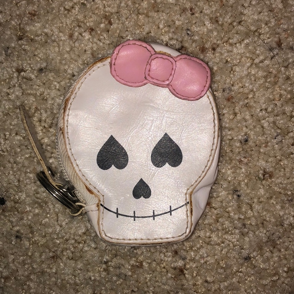 Small skull wallet